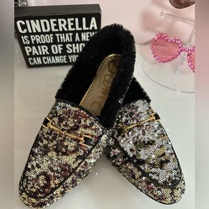 SAM EDELMAN. LORAINE LOAFER Color: Black/Gold